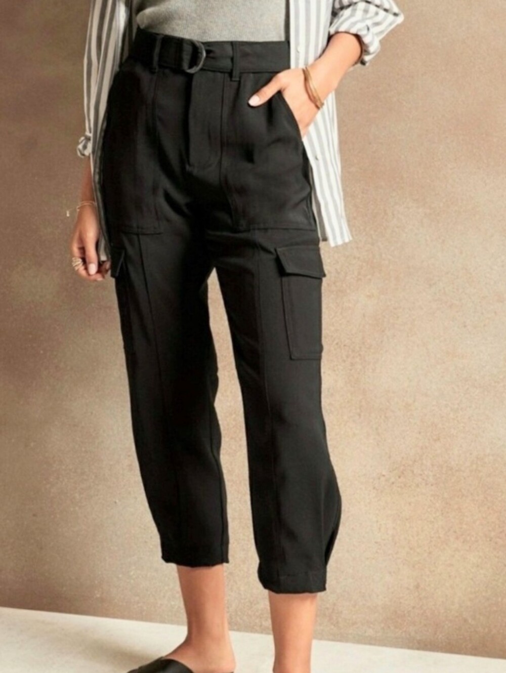Banana Republic Black Drapey Twill Utility Cargo Pants With 6 Pockets, Size 4